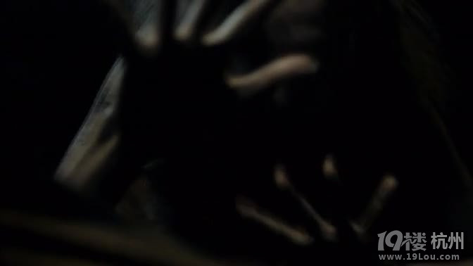 图解电影《鬼影敲门》不知天高地厚的大学生-