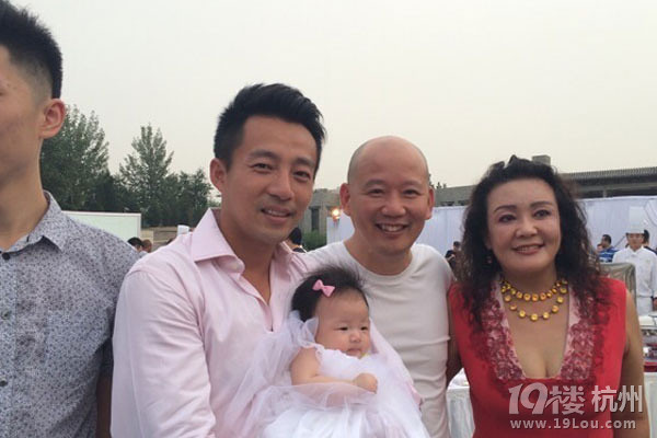 大S女兒百日宴上感動落淚 汪小菲滿臉幸福