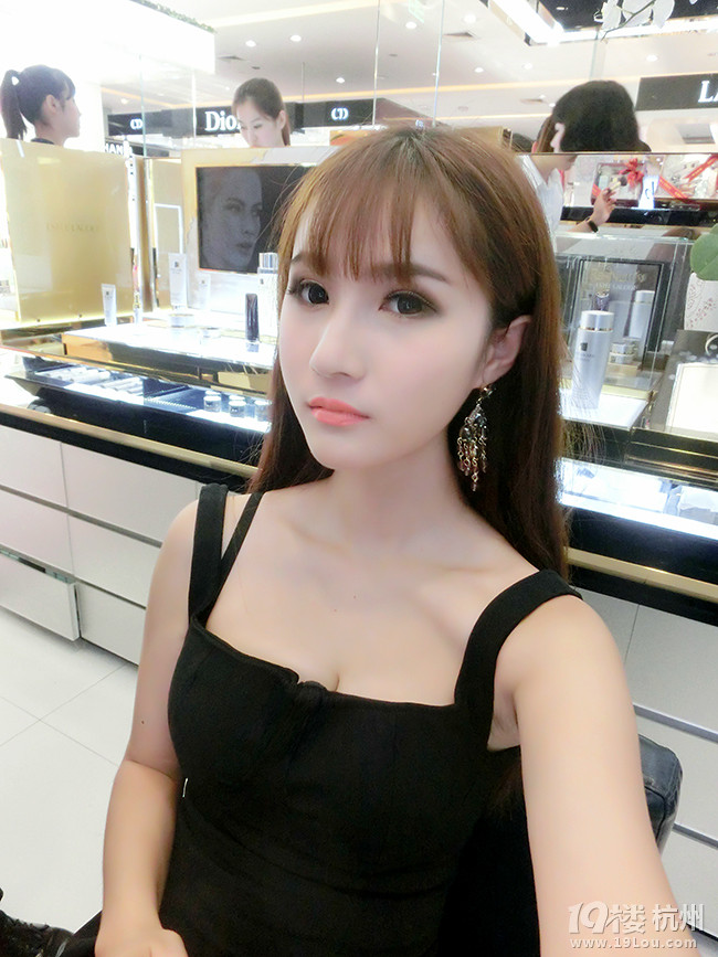 ［張小奈］彩妝和香氛，完美變身muse女神