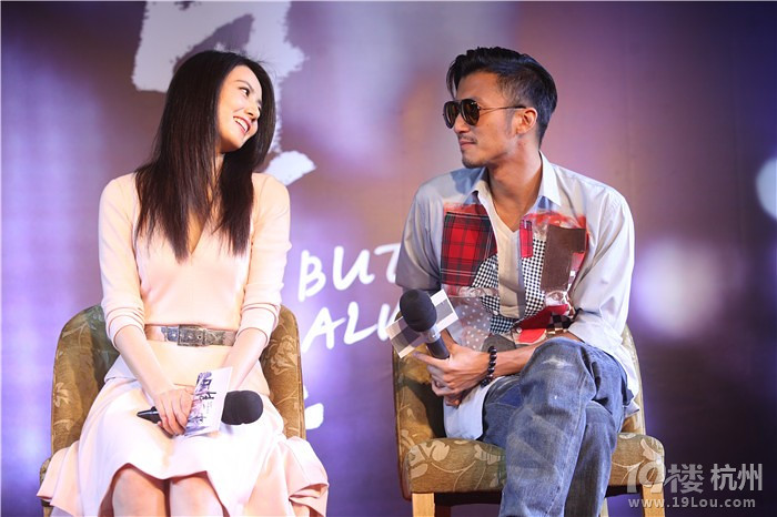 《一生一世》上海首映发布会谢霆锋化身暖男高