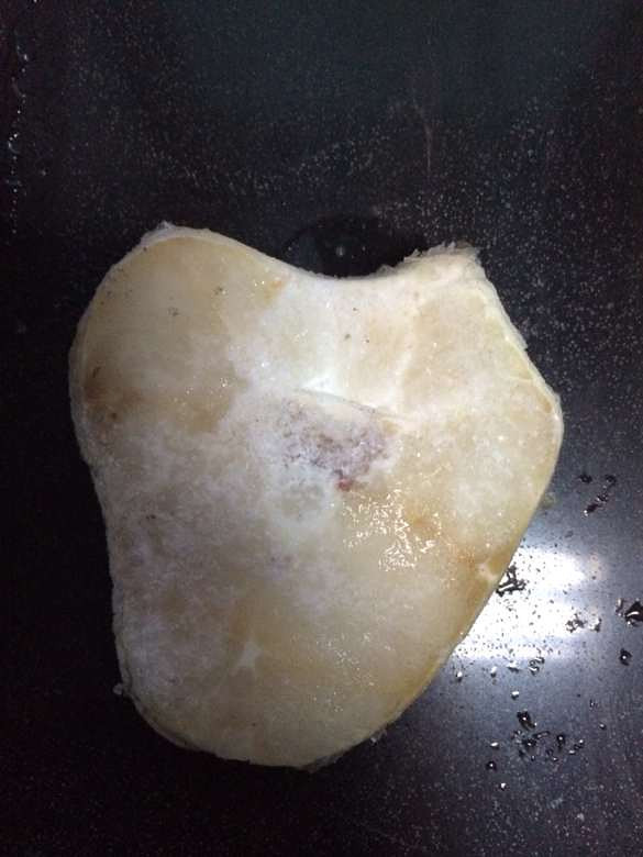 家里剩下的邊角料，隨便做個(gè)檸汁鱈魚(yú)配蠔油拌面