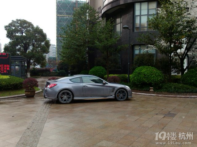 劳恩斯酷派ROHENS COUPE 2.0T家庭日用汽