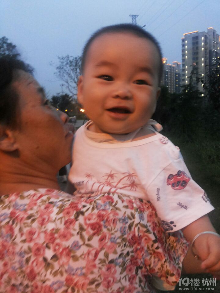 【寶寶游玩記】最?lèi)?ài)和外婆在一起了，那是幸福的味道