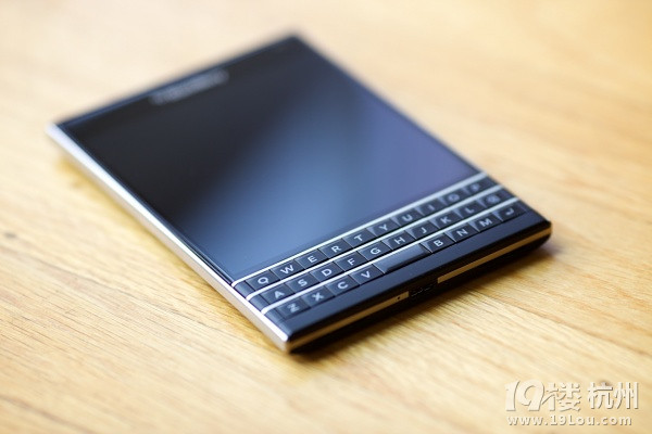 黑莓 BlackBerry Passport 正式发布 独特屏幕尺