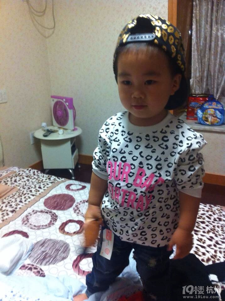 新衣服到了,耍下酷-幼儿期(1-3岁)-孩爸孩妈聊天