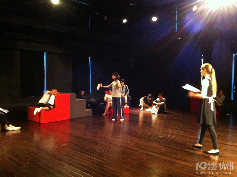 育华的新型英语话剧社-教育心得-中学教育-杭州