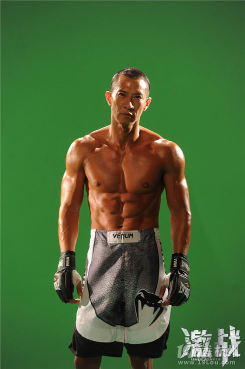 十大男星健身裸照流出颇具男性魅力(图)-桃色盘