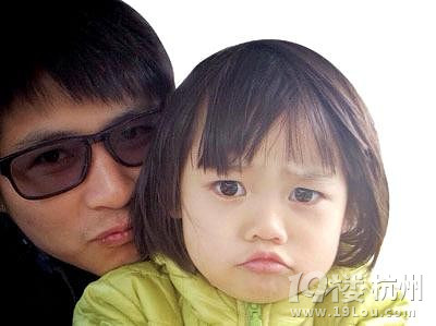 韩寒拒绝 爸爸去哪儿3 邀请理由:怕坐飞机张嘉