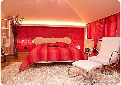 结婚照为什么不能挂在正床头?原来这么多年我