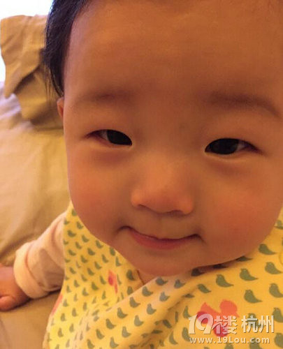 大S曬女兒小玥兒滿七月照 愛意濃：心肝肝