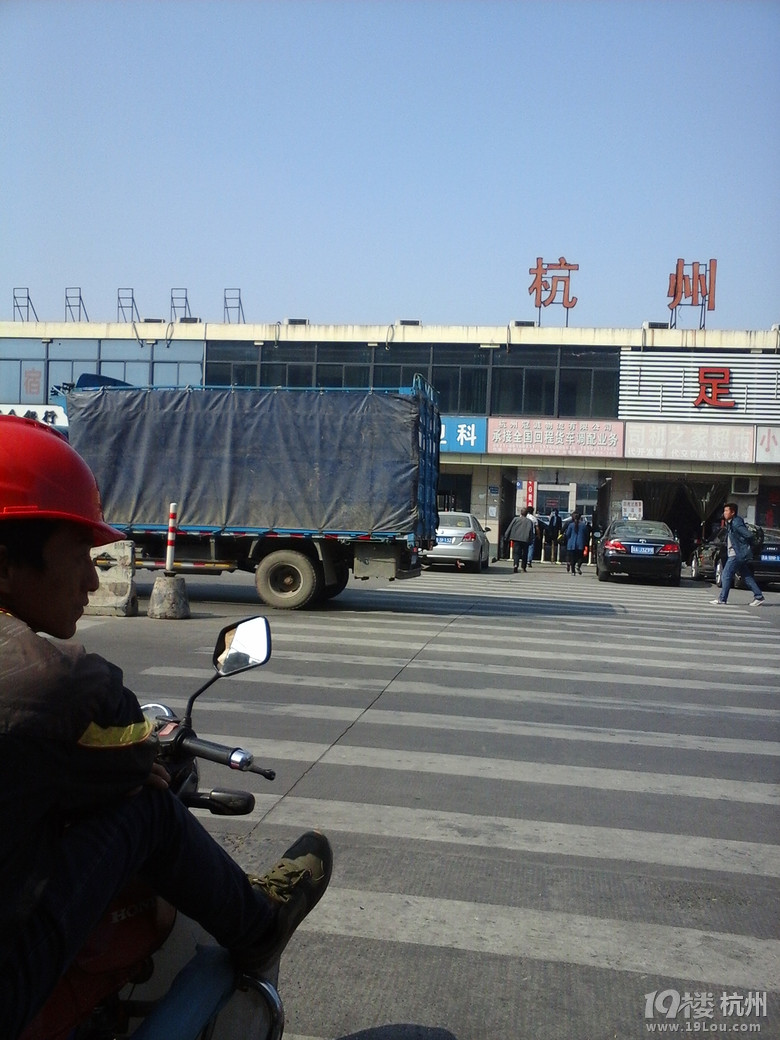 赚钱吗?杭州6.8米货车出租,9.6米货车出租,真实