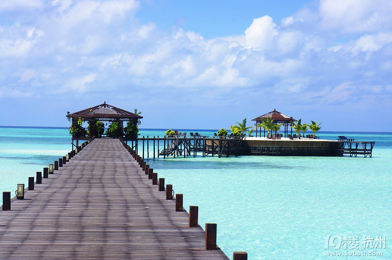 约伴去沙巴 亚庇 仙本那 过一个30度的沙滩海水