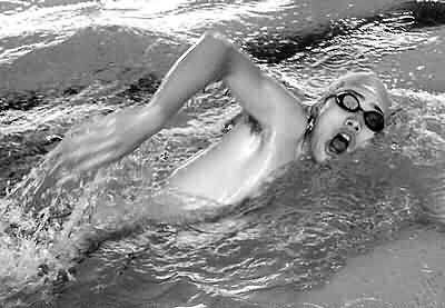 探讨少儿游泳运动员的柔韧性训练-健康游泳部