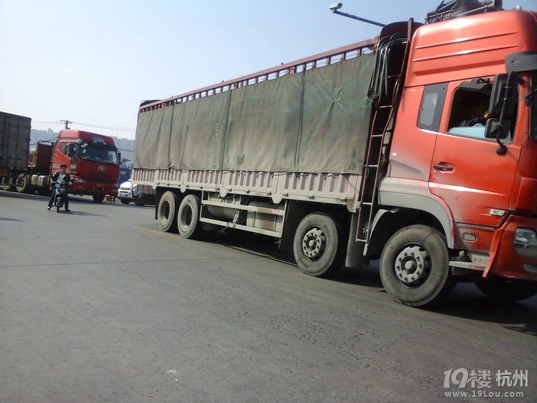 空车配货,紧急,杭州6.8米高栏空车配货。