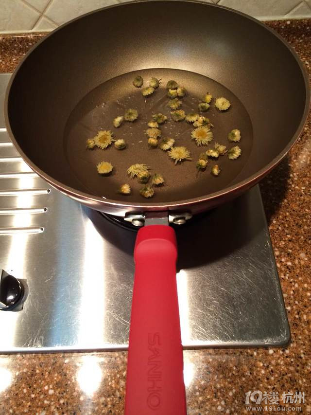 冬至蟹兒最肥美----菊花茶清蒸大閘蟹