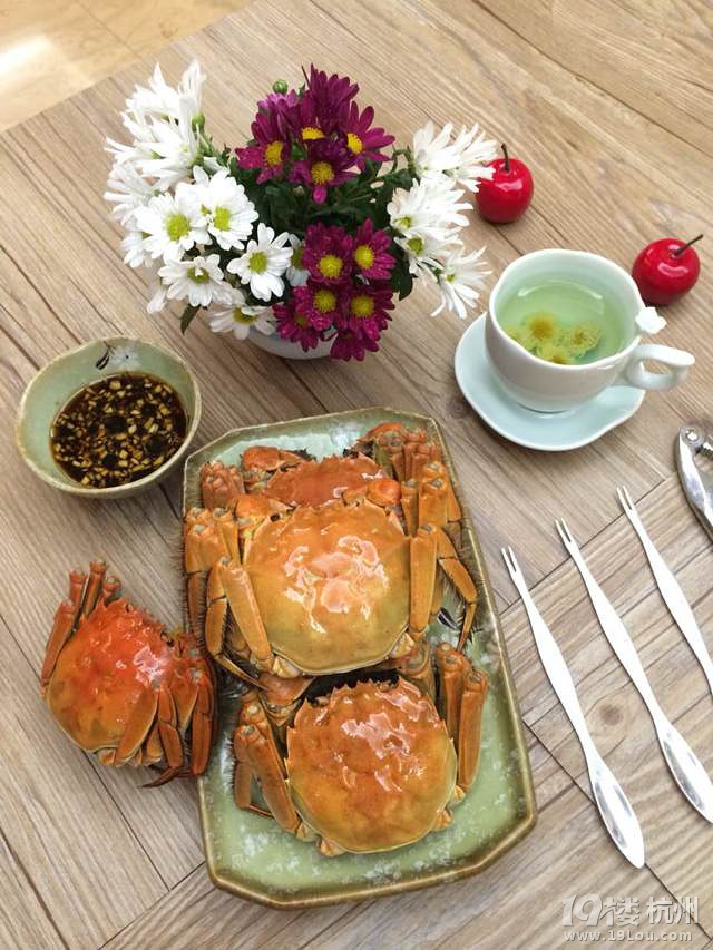 冬至蟹兒最肥美----菊花茶清蒸大閘蟹
