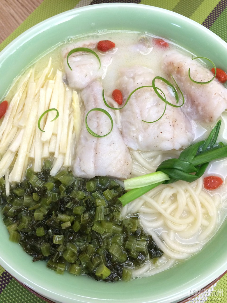 湯白，面筋，魚鮮----寧波特色的雪菜筍絲黃魚面