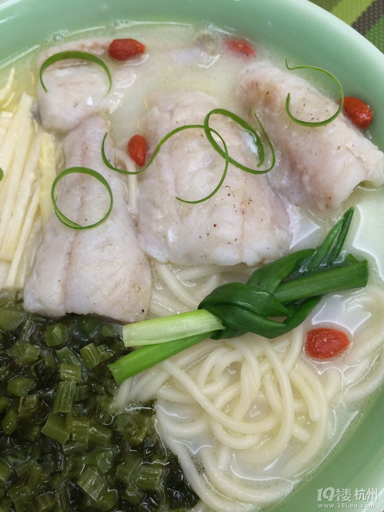 湯白，面筋，魚鮮----寧波特色的雪菜筍絲黃魚面