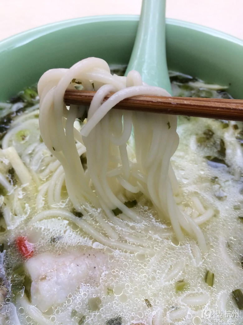 湯白，面筋，魚鮮----寧波特色的雪菜筍絲黃魚面