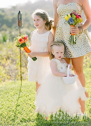 为你的婚礼花童<em>梳个</em>萌萌哒的<em>发型</em>吧-谈婚说嫁