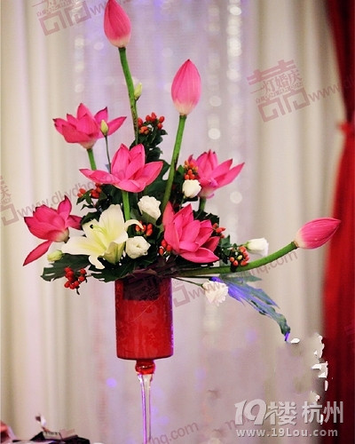 不一樣的婚禮桌花 讓你的婚禮與眾不同~