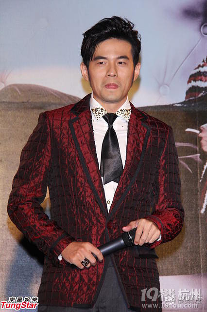 周杰倫承認(rèn)在英下跪求婚 稱婚后想要5個孩子 {圖}