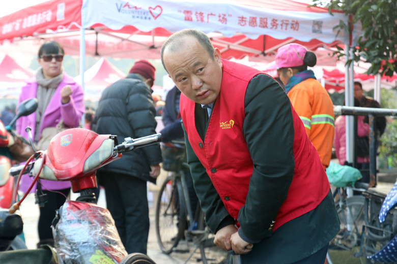 最美杭州人~孔胜东志愿服务队-边走边拍-边走