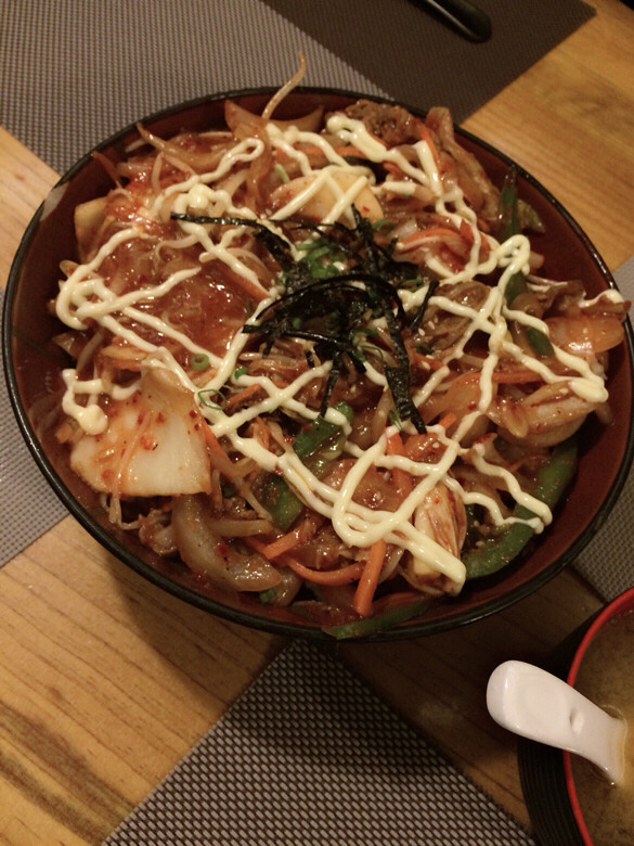 和一群二逼同事吃飯，我減肥就負責