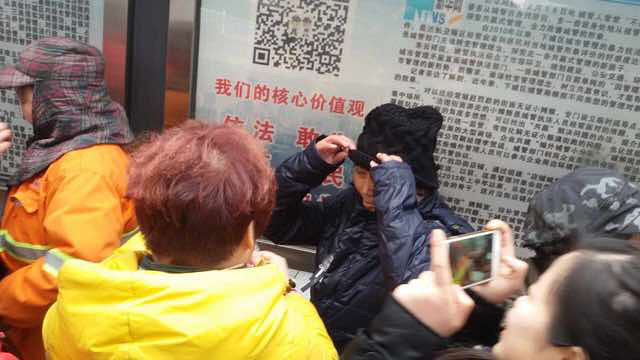 爱心理发师成立公益服务站要做大爱心事业 -边