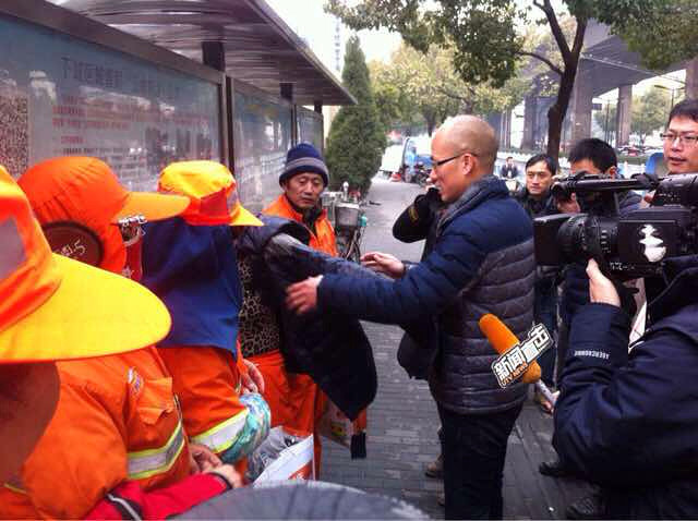 爱心理发师成立公益服务站要做大爱心事业 -边