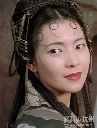 揭娱圈女星遭遇潜规则杨幂上位李念吓跑-桃