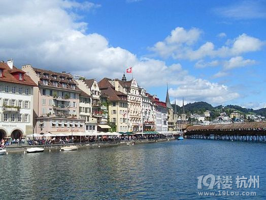 进入瑞士最美丽的城市琉森--西欧五国游之二十