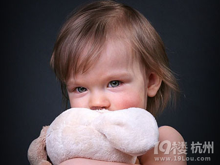 小孩咳嗽老不好怎么办?有什么治疗方法?-家事