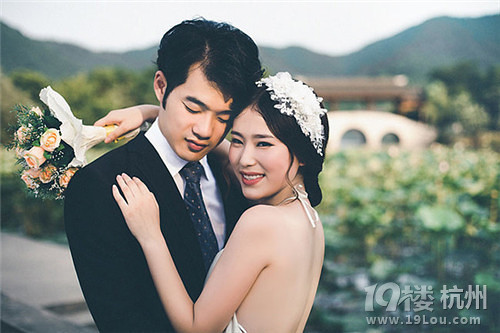 拍婚紗照笑不出來 怎么破~