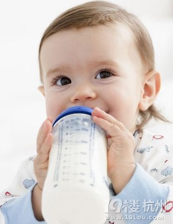 什么奶粉最接近母乳?应看哪些指标?-婴儿期(1