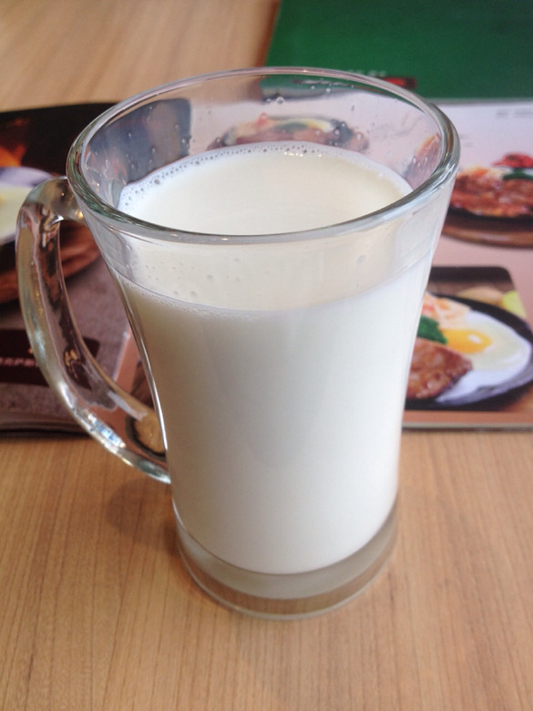 喝杯热牛奶,暖暖胃-手机随手拍-杭州19楼