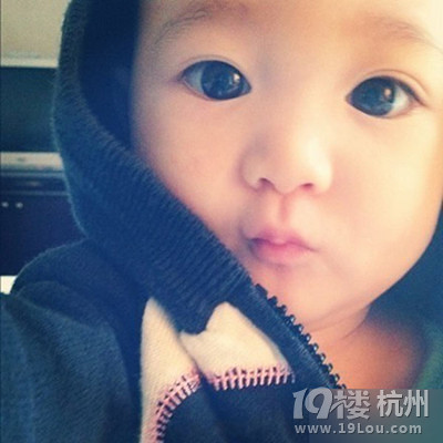 小孩吐奶是什么原因?怎么护理才好呢?