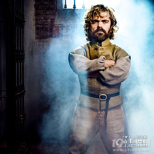 《权力的游戏》曝主演写真龙女白衣华贵小恶魔