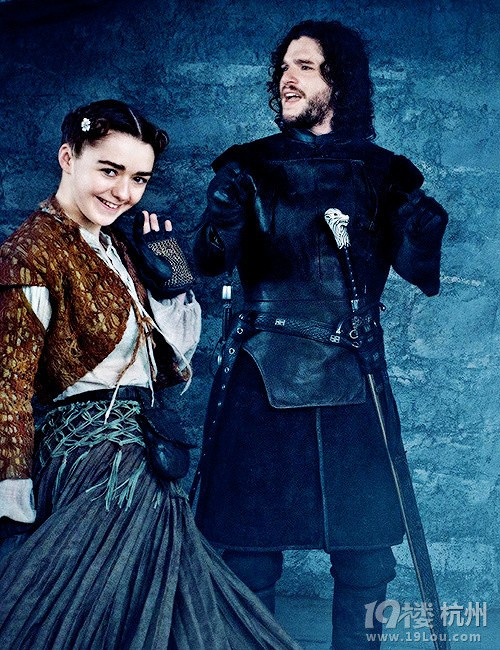 《权力的游戏》曝主演写真龙女白衣华贵小恶魔