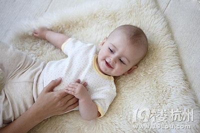 嬰兒腹瀉怎么辦？不同癥狀不同治療方法！