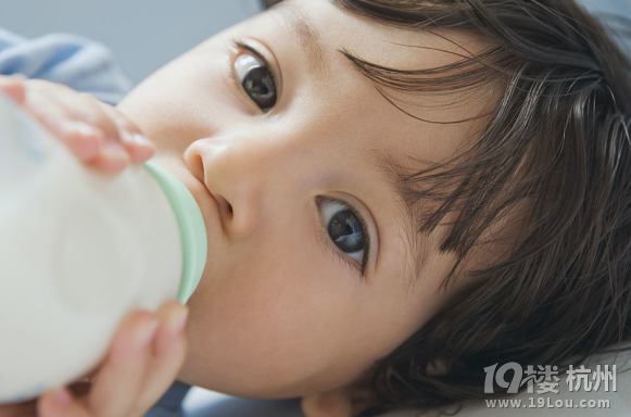 新生儿护理手册!刚出生的婴儿怎么照顾?-新生