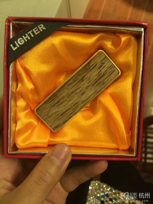 这款沉香电弧打火机真心好看,店主也很好-Sho