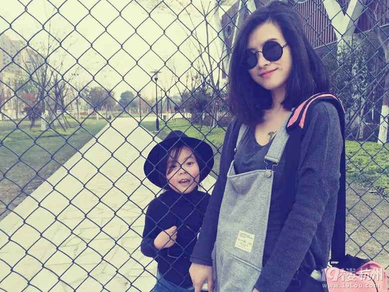 【我的早春搭配】 + <em>姐妹</em>花回归-<em>服饰</em>搭配-咖啡