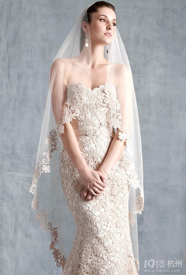 經(jīng)典浪漫 手工復(fù)古蕾絲婚紗