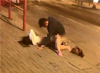 ����۴�ѧ���賿��ͷ��Ұս����