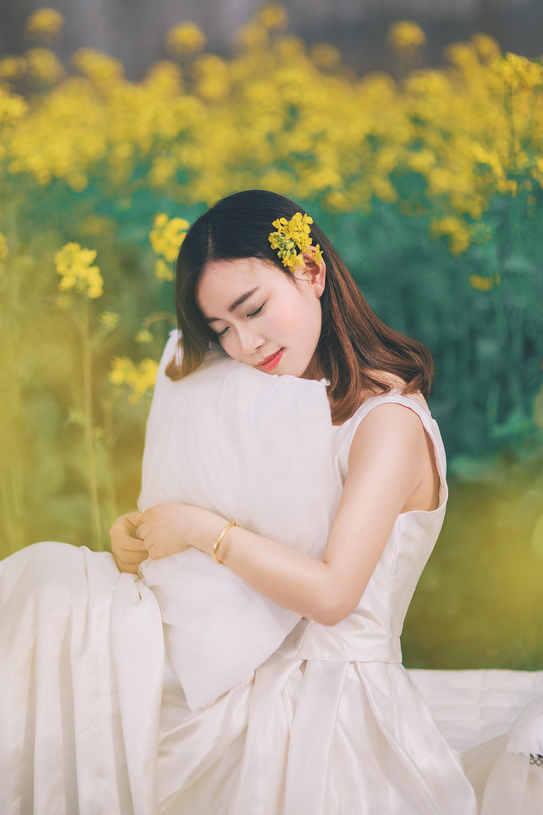 花田夢(mèng)境，油菜花開的時(shí)候我把床搬過去了。