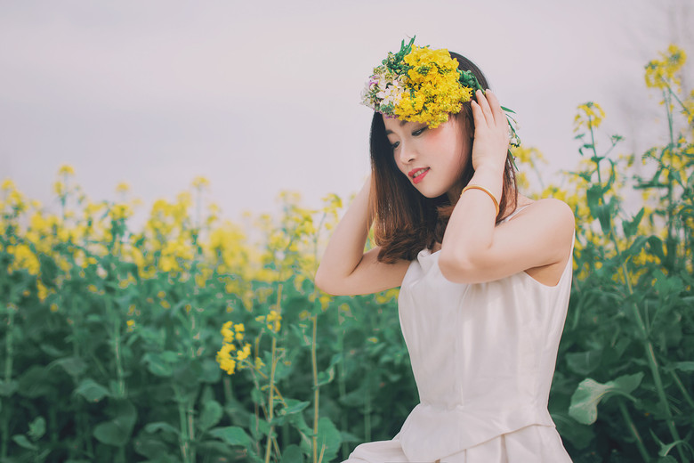 花田夢(mèng)境，油菜花開的時(shí)候我把床搬過去了。