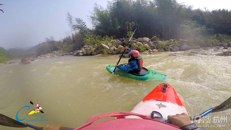春雨乱瀑---ChinaWhitewater十岁萌娃挑陡溪跳