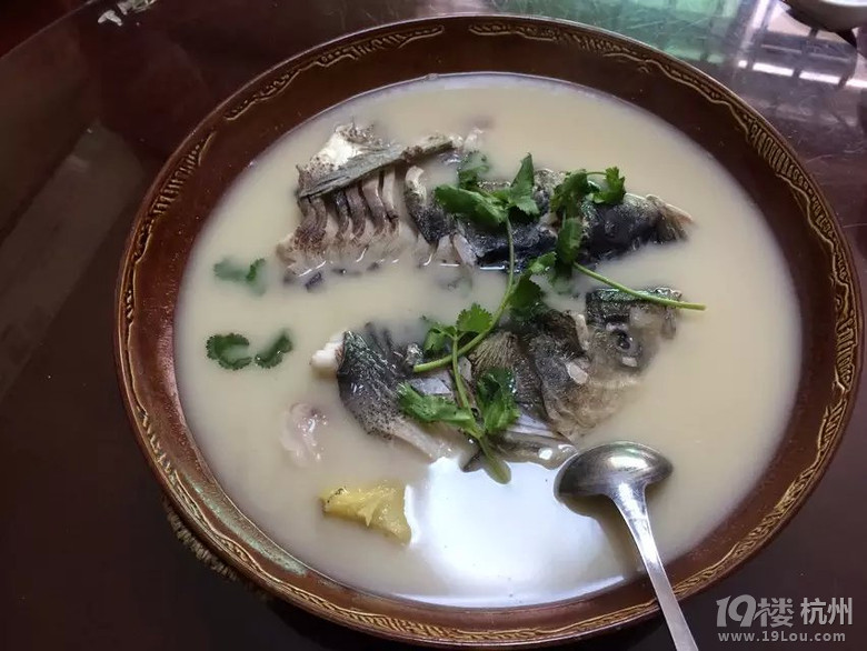 生活不止眼前的苟且,还有诗和远方的田野-手机