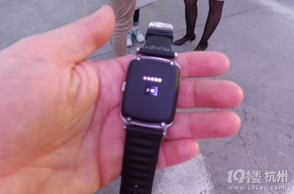 [D]L(zhng)m(x) ATչʾֱVivoWatch